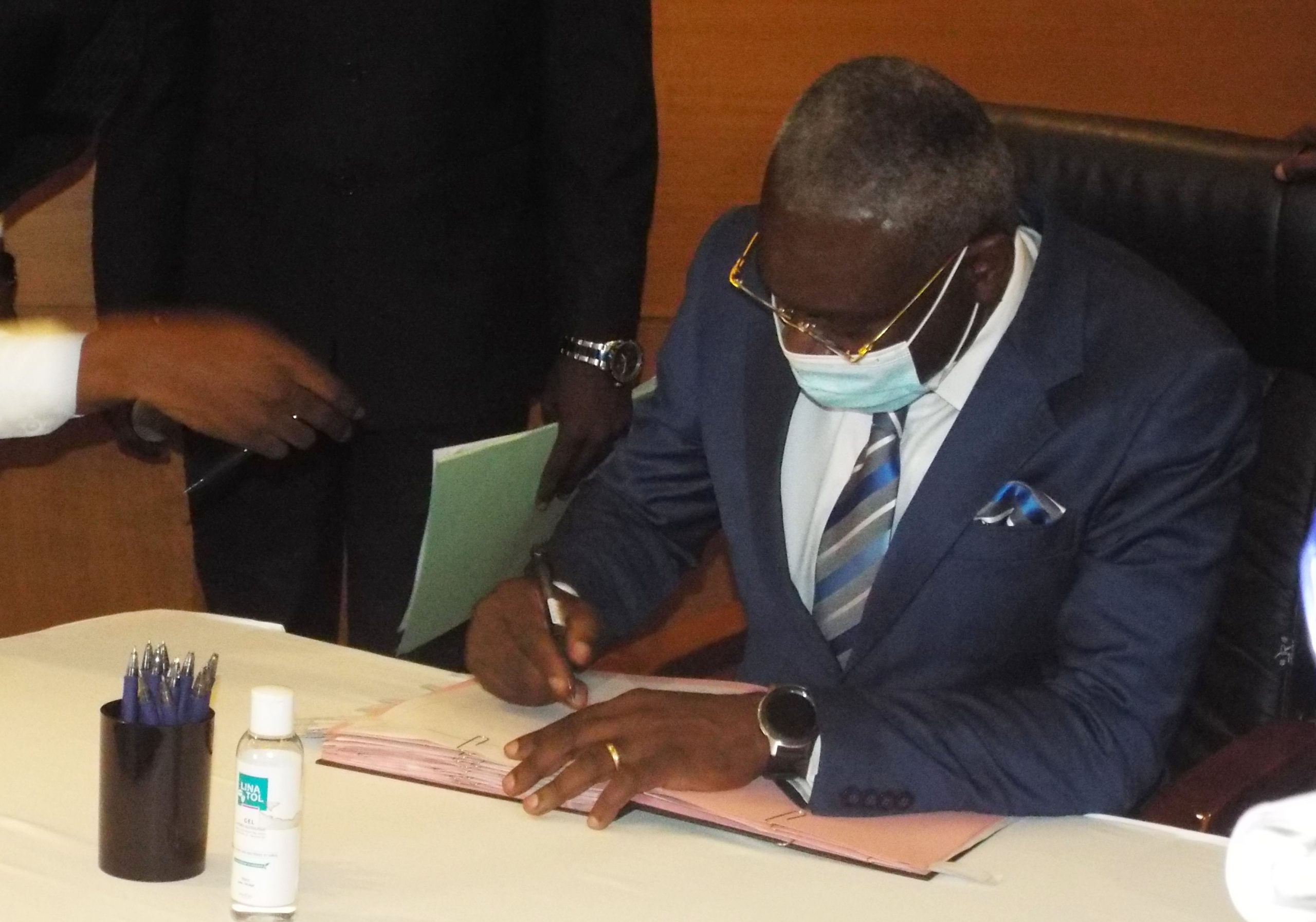 SIGNATURE D’UNE LETTRE D’ENDOSSEMENT DE L’EDUCATION