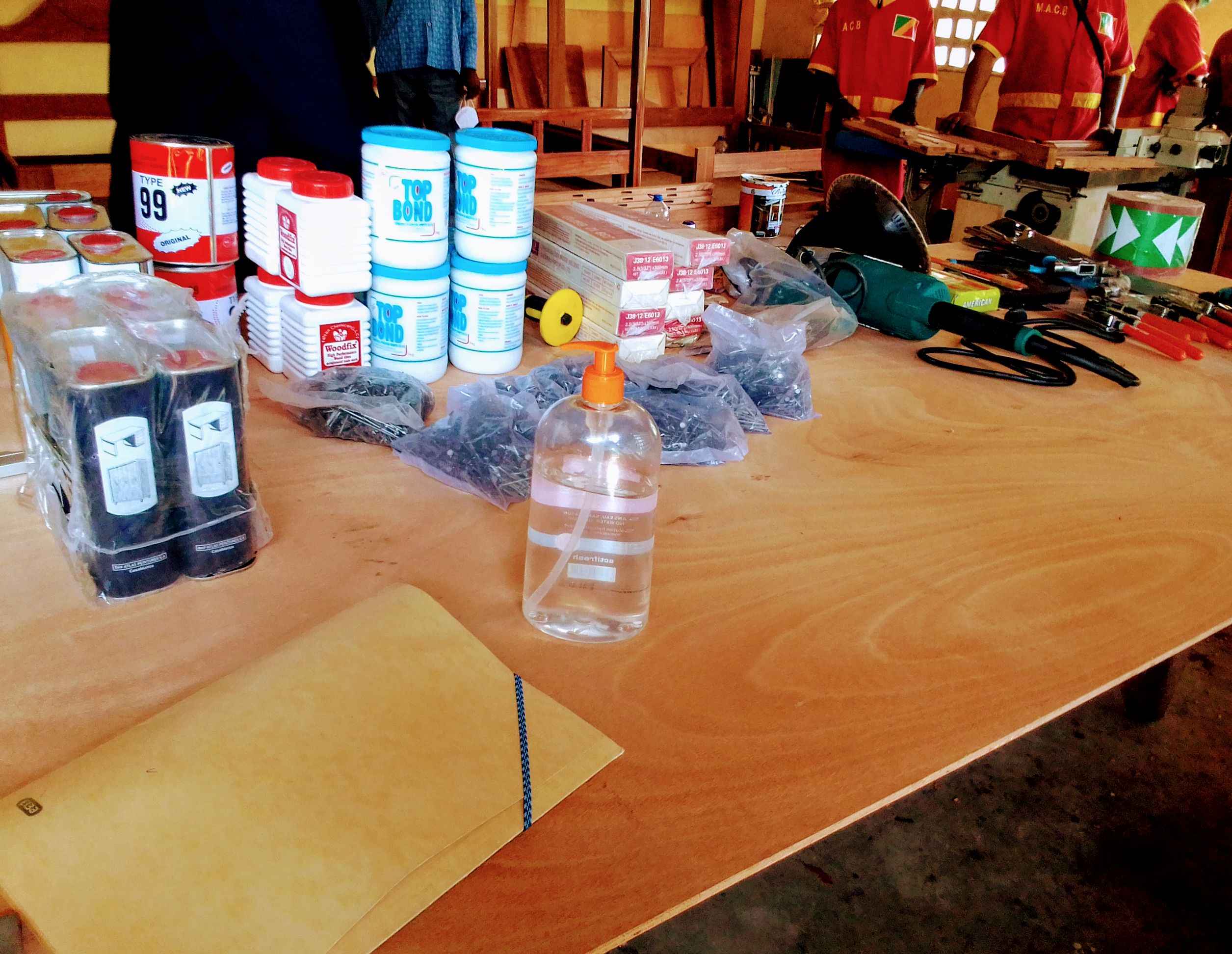 Equipement d’un atelier de menuiserie et de soudure au profit des prisonniers