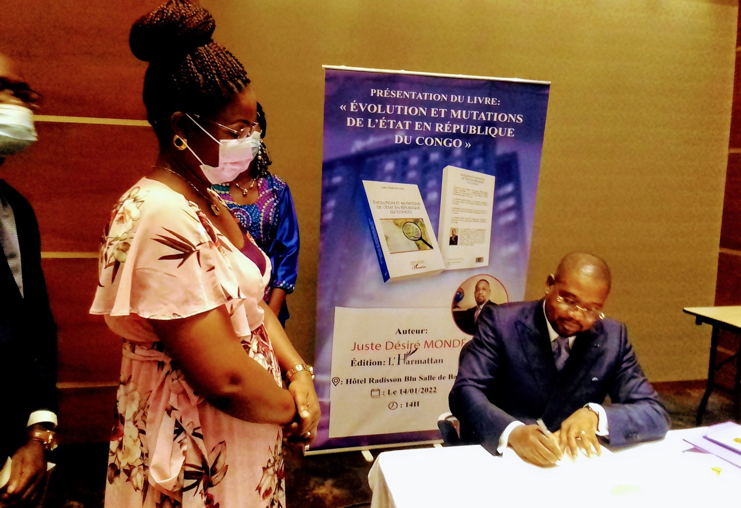 Congo : Juste Désiré Mondélé dédicace son nouveau livre