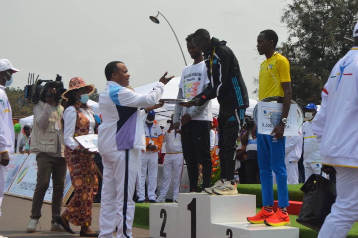 Les Kényans Geoffrey Kipyego et Liliane Jelagat sacrés champions du Smib