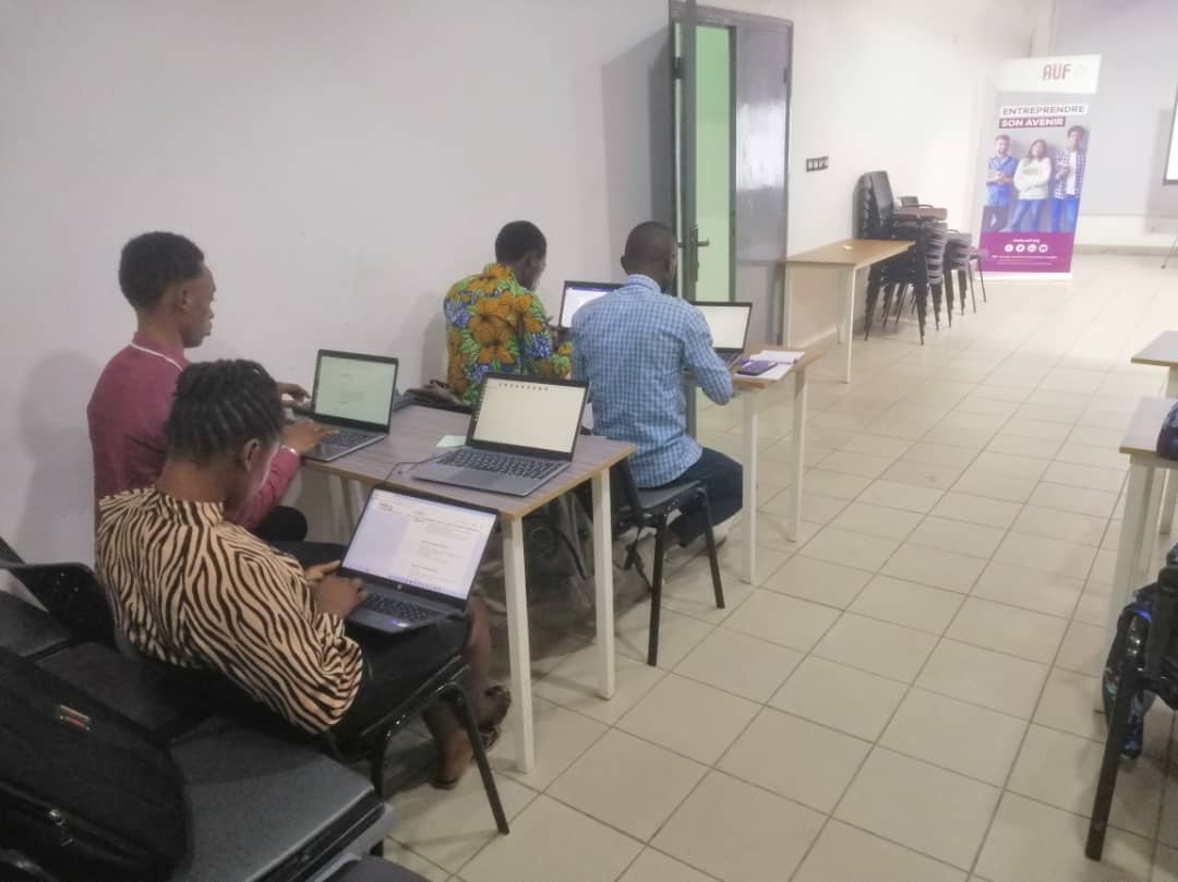 Auf Congo : 44 étudiants apprennent la rédaction des courriers administratifs