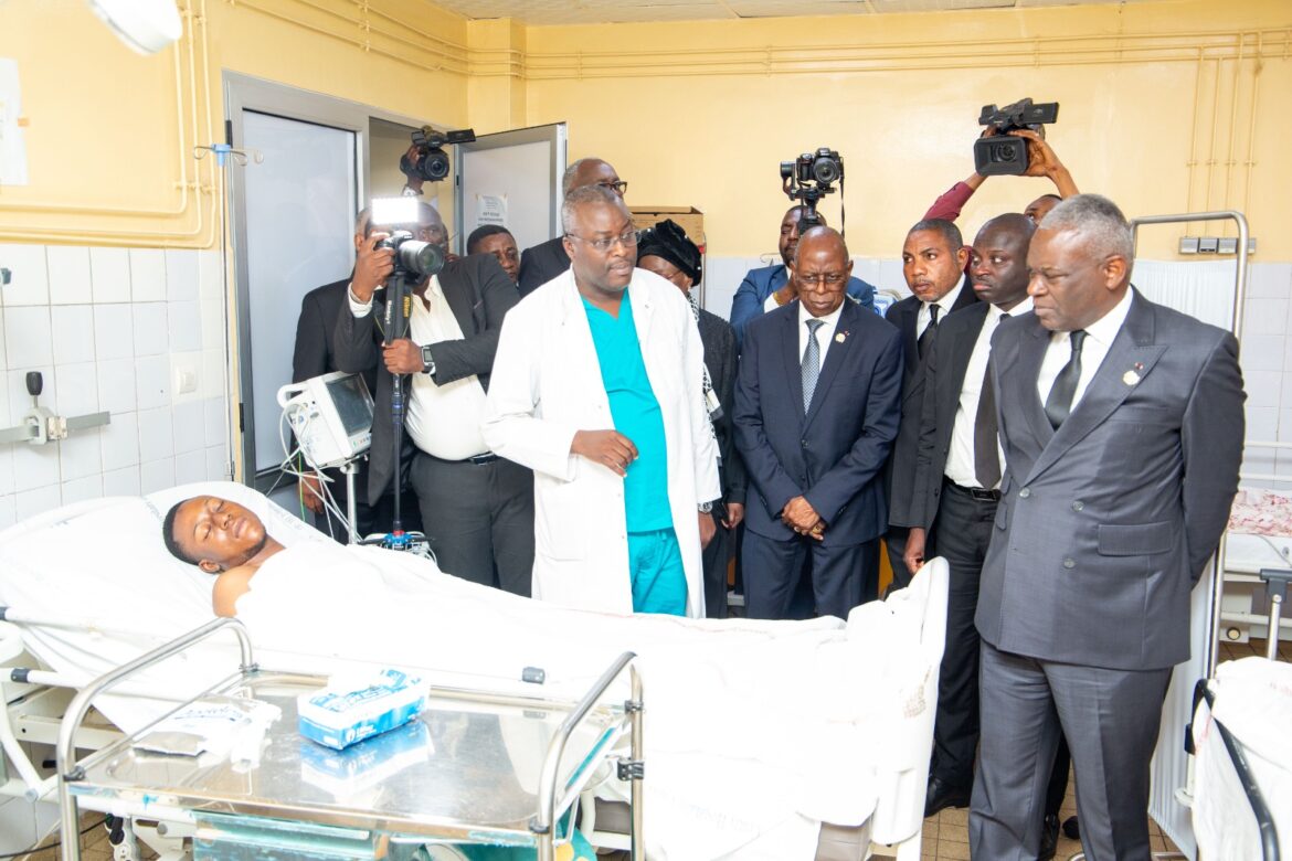 Bousculade du 20 novembre : Le premier ministre visite les victimes dans les hôpitaux