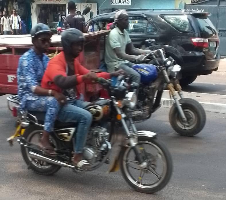 Taxi-motos : « une réponse au phénomène mi – circuits »