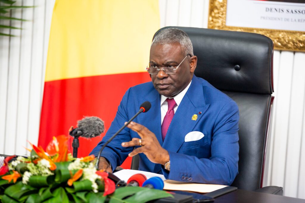 Il est reconduit à la tête du gouvernement