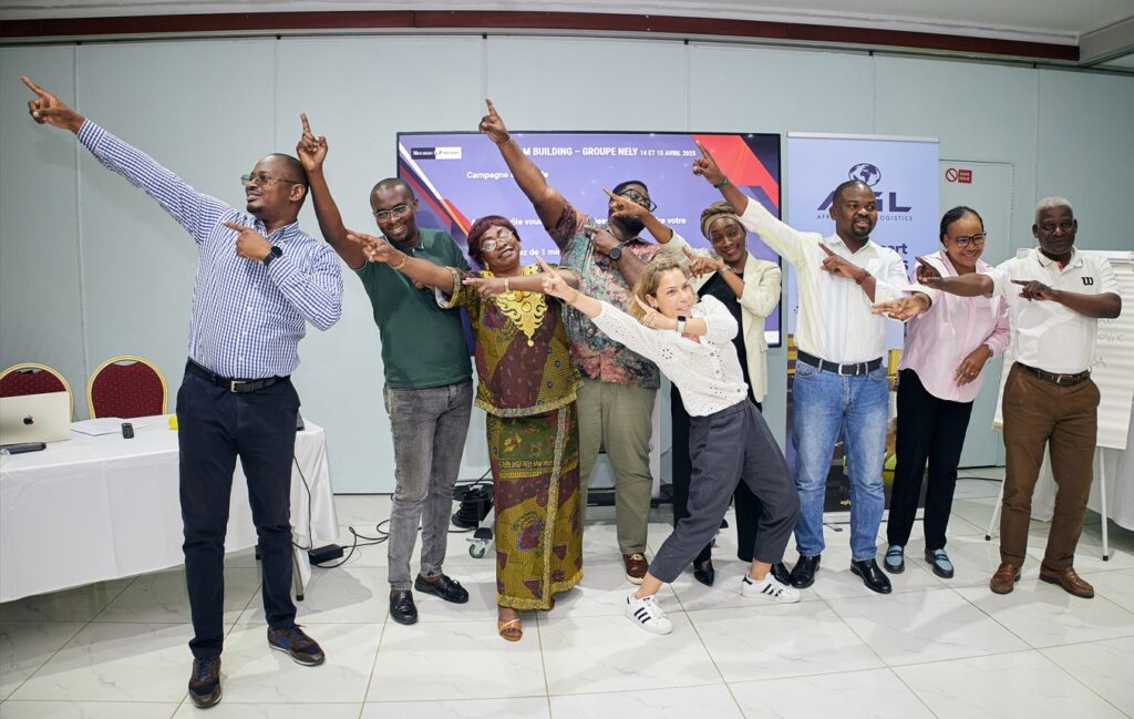 Accompagné d’un questionnaire de diagnostic diffusé à l’ensemble du personnel qui a permis d’évaluer quelques points précis : l’environnement de travail, la communication interne, le management, la cohésion au sein des équipes, la perception de la culture d’entreprise et la valorisation des performances des collaborateurs.