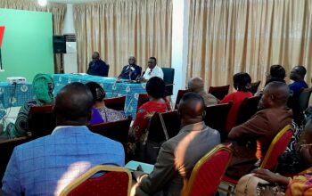 Cette confirmation a été faite le 17 juin 2025, au cours d’une conférence de presse, qu’il a co-animé avec le directeur de cabinet du ministre de la santé et de la population, Donatien Moukassa, et le secrétaire de la Fondation Congo assistance, Michel Mongo au Centre de la drépanocytose érigé au sein du Centre hospitalier et universitaire de Brazzaville (Chu-B).