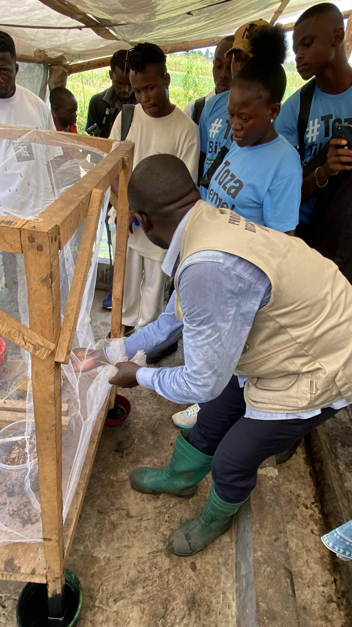 Toza Bilenge à Kinkala : la jeunesse congolaise à l’écoute des territoires ruraux