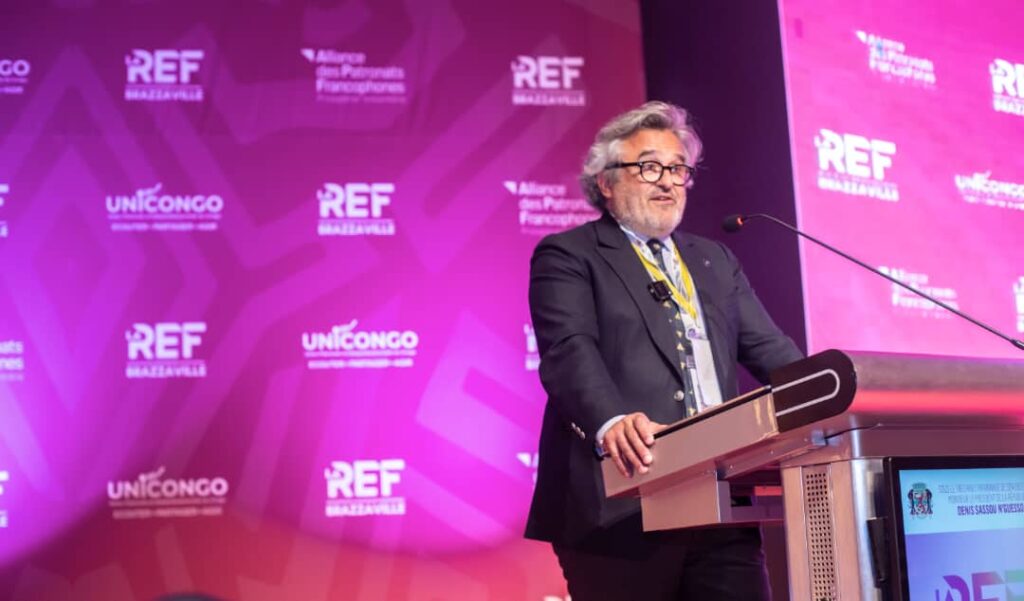 “Nous avons investi et continuons d’investir massivement dans les ports, dans les infrastructures, dans les équipements de transports et dans des hubs logistiques. En 2025, le total de nos investissements en Afrique s’élève à plus d’1 milliard d’euros>>, a-t-il conclu.