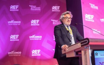 “Nous avons investi et continuons d’investir massivement dans les ports, dans les infrastructures, dans les équipements de transports et dans des hubs logistiques. En 2025, le total de nos investissements en Afrique s’élève à plus d’1 milliard d’euros>>, a-t-il conclu.