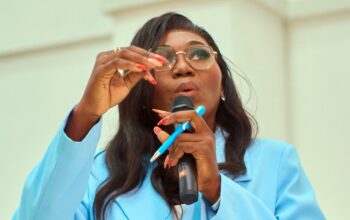 La soutenance s’est déroulée à l’auditorium de la présidence de l’université Marien N’Gouabi, en présence d’un jury national et international. Randhall M’Pemba a mené ses recherches au sein du laboratoire LANIA, la qualité des réponses de l’impétrante aux préoccupations du jury lui ont valu la mention « excellente ».