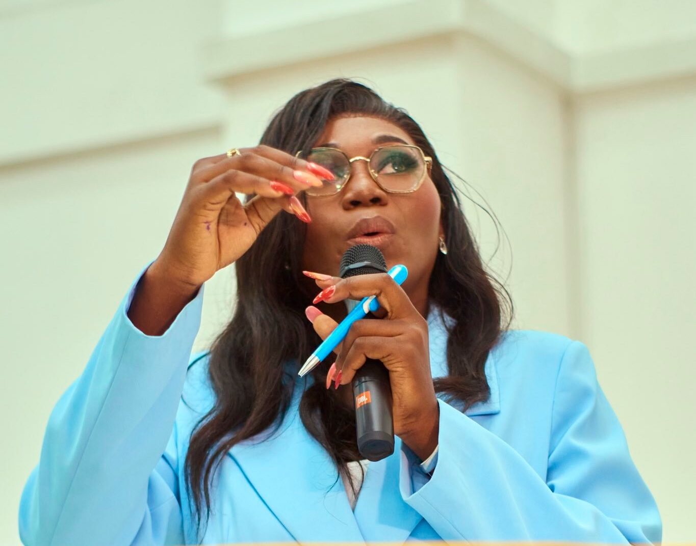 La soutenance s’est déroulée à l’auditorium de la présidence de l’université Marien N’Gouabi, en présence d’un jury national et international. Randhall M’Pemba a mené ses recherches au sein du laboratoire LANIA, la qualité des réponses de l’impétrante aux préoccupations du jury lui ont valu la mention « excellente ».