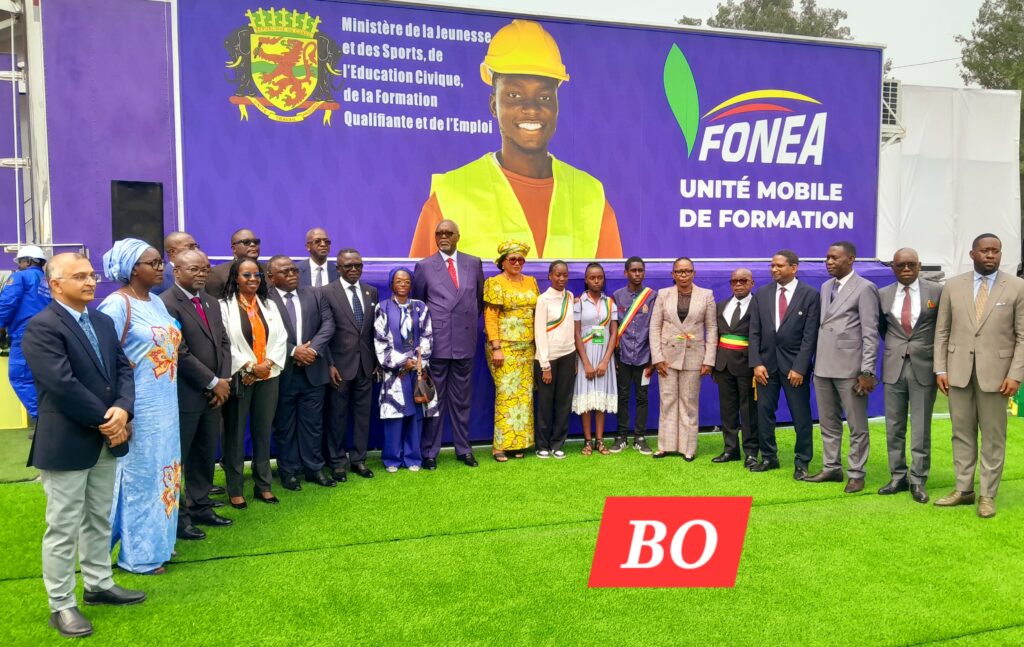 Le centre se présente sous la forme d’un conteneur, capable de recevoir 23 personnes. Il mesure 14,5Mde longueur et 2,5m de largeur pour une hauteur de 4,5m, avec une plateforme extérieure réservée pour recevoir un groupe électrogène de 65kva.