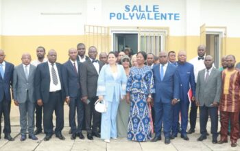 Dans son allocution de lancement des travaux, la préfète du département de la Cuvette , Mme Bassinga, a assuré aux personnels de cet hôpital son accompagnement constant et son entière disponibilité à soutenir toute initiative allant dans le sens de l'amélioration des conditions de travail du personnel soignant, de la gouvernance administrative , mais surtout de la prise en charge sanitaire des populations.