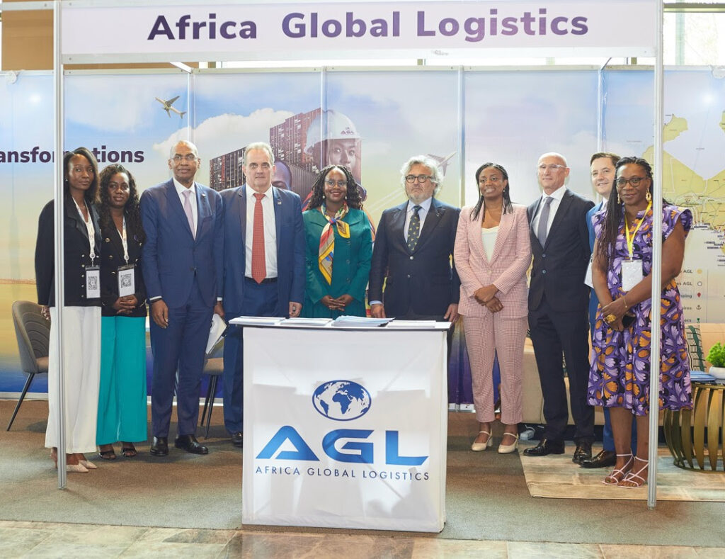 En 2027, AGL aura investi dans le port de Pointe Noire près d’un milliard d’euros au total » explique Philippe Labonne, Président Directeur Général AGL. Africa Global Logistics s’est engagé à favoriser le développement du commerce africain, intra africain et entre l’Afrique et le reste du monde.