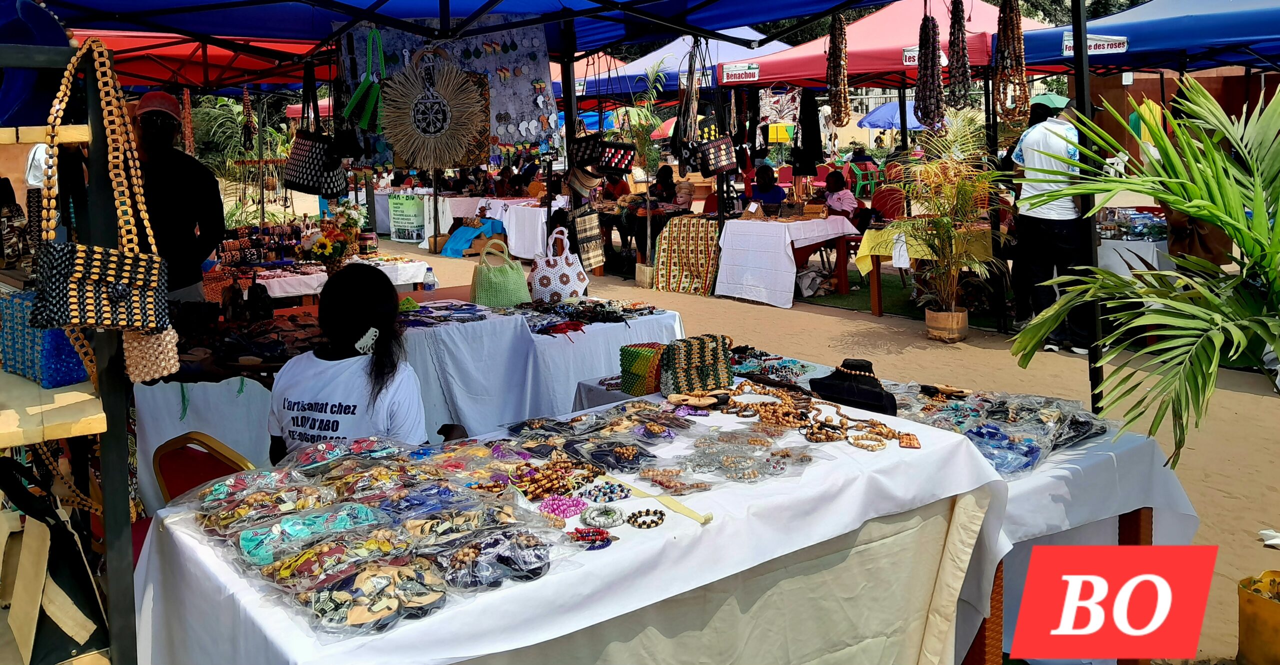 Le salon des métiers du bois (Sameb) s’est achevé le 27 août à Brazzaville. Quinze jours, plus de 150 exposants venus de tout le Congo et d’ailleurs ont présenté leurs produits aux publicx et aux professionnels, mais l’édition de 2025 a été marquée par une baisse des visiteurs.
