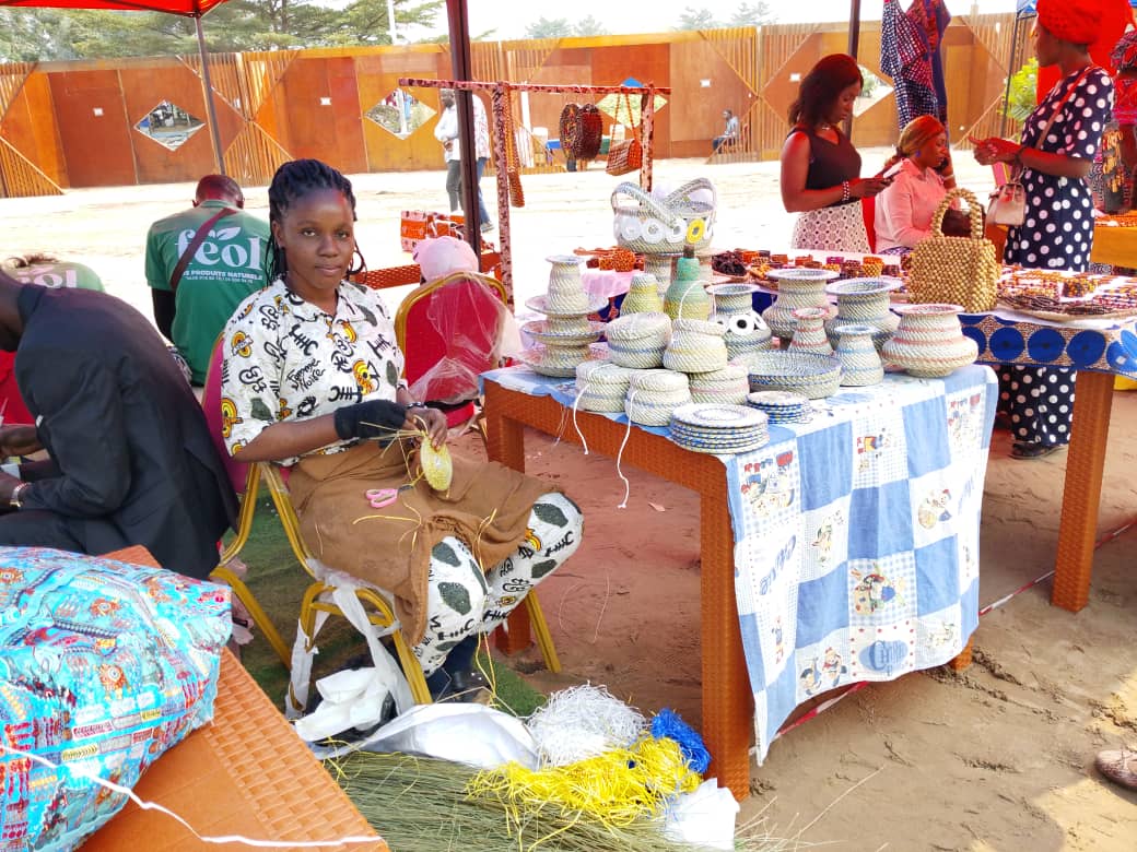 Plus de 100 artisans exposent au Sameb