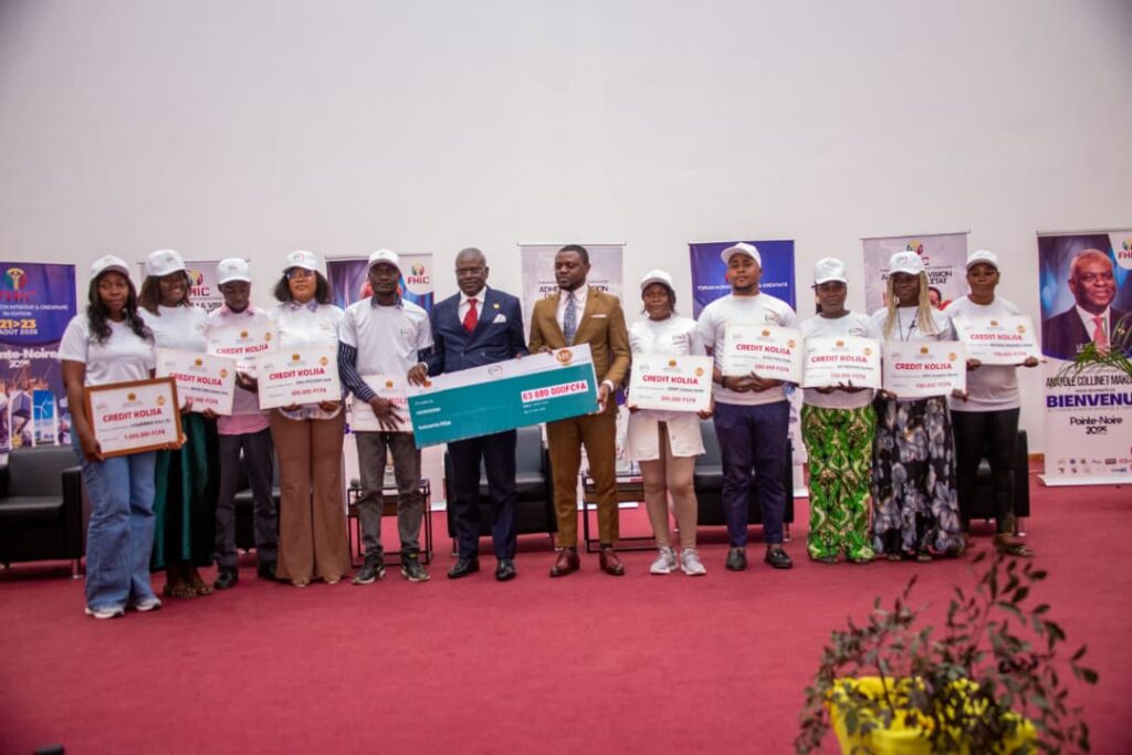 Au total, 63 millions 883 mille Frs Cfa seront remis au Micro-Cred qui a son tour repartira la somme entre récipiendaires pour des montants variant entre 100 mille et 1 million de Frs Cfa, selon la solidité du projet. « Je compte renforcer mon commerce aussi changer de cadre de mon restaurant », Andrelie Makiadi 23 ans, une des bénéficiaires.