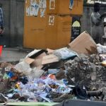 La politique d’assainissement repose sur cinq axes principaux, liés au renforcement de la gouvernance environnementale, à la promotion de l’économie circulaire par la réduction de l’utilisation du plastique, son réemploi et son recyclage pour transformer les déchets en opportunités de création d’emplois verts, au développement de l’éducation et de la sensibilisation pour ancrer une véritable culture environnementale dans les communautés.