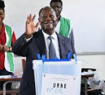 Alassane Ouattara, 83 ans, économiste, a été élu pour la première en Côte d’Ivoire en 2011. Briguant son 4e mandat, l’une de ses adversaires Simone Rhivet Gbagbo prend acte de ces résultats, tout en gardant au plus profond d’elle la conviction que le combat qu’ils ont mené ensemble n’a pas été vain.