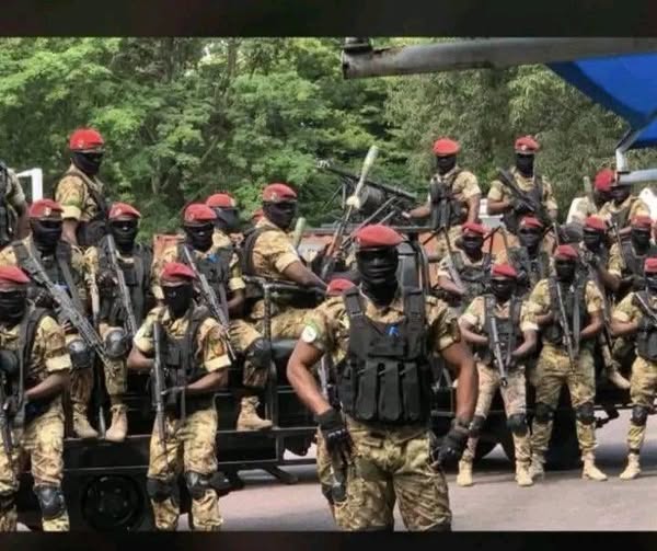 Silence, l’armée assassine sans justice : le gouvernement admet la fin de l’Etat de droit