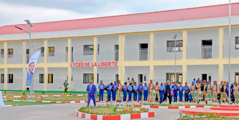 La réhabilitation de cette école est un projet, soutenu par la société nationale des pétroles du Congo (Snpc). Elle s’inscrit dans les initiatives visionnaires du chef de l’Etat, pour le rayonnement éducatif des congolais.