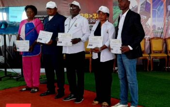 « Au total, 367 bénéficiaires ont reçu avec la garantie du Figa un financement global de 92.152.000 réparti comme suit : Boundji : 25 bénéficiaires, pour un montant validé de 6 050 000 Frs ; Makoua : 28 bénéficiaires, pour un montant validé de 10 600 000 Frs ; Ngoko : 5 bénéficiaires, pour un montant total de 2 000 000 Frs ; Tchikapika : 8 bénéficiaires, pour un montant de 1 960 000 Frs ; Owando: 222 bénéficiaires dont 93 de la dynamique “Owando pluriel ” pour un montant total 55 542 000 Frs Cfa ; Oyo : 80 bénéficiaires au total, pour un volume financier de 16 000 000 Frs Cfa, a signifié le directeur général adjoint du Figa, Brice Makaya Kokolo.