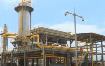 « Ce projet appelé à structurer durablement l’avenir de plusieurs permis pétroliers opéré par Wing Waah, notamment Banga-Kayo, prévoit le fourrage de plus de 1400 puits en 20 ans et des investissements de l’ordre de 23 milliards de dollars Us, sur ce montant viendra s’ajouter 4 milliards de dollars Us du projet initial, portant ainsi l’investissement global futur de la société à environ 27 milliards de dollards Us », a signifié le ministre des hydrocarbures.