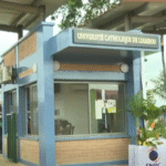 Liambu, produit d’un partenariat résolu par l’église catholique et le gouvernement congolais, avec l’appui financier de plusieurs secteurs des hydrocarbures, cette université a été construite sur une superficie de 10 hectares, et accueillera environ 800 étudiants.