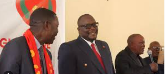 Pour lui, Nkeni-Alima est un département très stratégique et qui représente beaucoup pour leur camarade président et pour le secrétaire général du Pct. « Je sais compter sur vous tous pour pouvoir vous investir complètement, pleinement pour que dans le département de la Nkeni-Alima, qu’on sente que le Pct est animé, qu’il est vent debout », a-t-il fait remarquer.