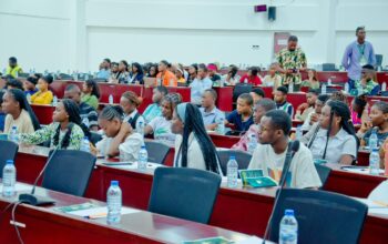 AGL Congo et Congo Terminal réaffirment leurs engagements à œuvrer pour une jeunesse mieux formée et plus outillée. Ces entreprises se veulent des passerelles durables entre les jeunes et le monde professionnel afin de promouvoir l’emploi local. Elles encouragent les initiatives de formation et d’orientation au profit des jeunes talents.