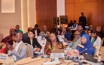 Les défis qui subsistent dans la région africaine, appellent à la solidarité renouvelée, et à une collaboration étroite entre les pays. La poliomyélite ne connait ni frontières, ni barrière administrative, notre réponse doit être collective, coordonnée et durable. « Nous sommes convaincus que cette session permettra de renouveler les engagements, de partager les leçons apprises, et d'orienter les prochaines étapes pour l'ensemble des pays invités », a signifié Mobousse. Pour Mobousse, la République du Congo reste disponible à mettre en œuvre les recommandations de la commission, et souhaite que les travaux de cette 35e session renforcent davantage la détermination commune à offrir aux générations futures un continent africain définitivement libéré de la poliomyélite.