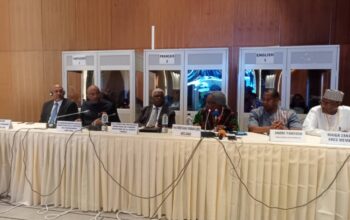 Rendant public les recommandations , le Dr casimir Manengu a indiqué que la commission demande la mise en place d'un système d'expédition d'échantillons sous la supervision du ministère de la santé.