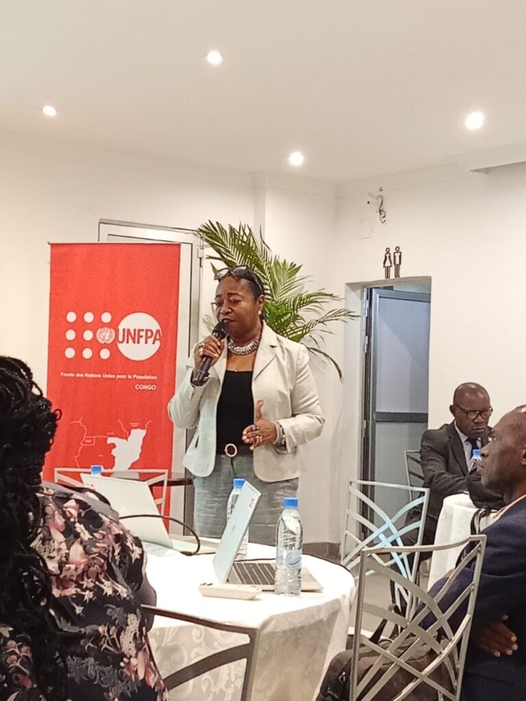 Cet exposé s’est inscrit dans le cadre de l’atelier sur la revue annuelle 2025 et planification 2026, organisé du 15 au 16 décembre à Brazzaville par l’UNFPA, en partenariat avec le gouvernement congolais. Cet exposé a eu pour objectif de rappeler lesdits principes, de présenter le lien entre l’évaluation du risque et les modalités de décaissement des fonds, de clarifier les procédures de financement des Plans de Travail Annuels (PTA) et d’identifier les défis opérationnels clés pour une résolution conjointe.