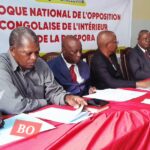 L’événement a rassemblé plusieurs partis politiques de l’intérieur et de la diaspora, une organisation de la société civile, des politiques indépendants et des citoyens engagés, tous unis par un objectif commun, celui de refonder la gouvernance électorale frauduleuse à l’œuvre depuis 2002, et d’autre part, d’élaborer des mesures appropriées et fortes, en vue de sortir le Congo, de façon pacifique du chaos actuel.