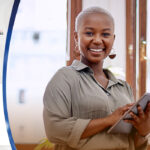 La ministre des petites et moyennes entreprises et de l’artisanat (Pmea), Jacqueline Lydia Mikolo a lancé officiellement le 5 décembre 2025 à Brazzaville, la plateforme de création d’entreprise en ligne sur www.acpce.cg et le centre d’information et d’orientation dédié aux entrepreneurs, les deux reliés au numéro 1730.