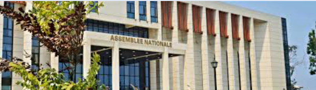 Quelles conditions remplir pour être candidat à cette élection présidentielle ? La Constitution de 2015 stipule qu’un candidat à la présidentielle doit être de nationalité congolaise d’origine, avoir au moins trente ans, être de bonne moralité et en bonne santé physique et mentale, mais elle ne signifie rien sur la situation matrimoniale. Le candidat doit aussi verser une caution de 25 millions de Frs Cfa.