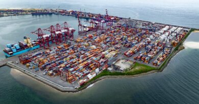 Congo Terminal a traité 1 219 164 Teus au cours de l’année 2025. L’entreprise vient de franchir pour la première fois la barre de 1,200 millions de conteneurs manipulés par an. Une performance qui coïncide avec la construction d’une nouvelle plateforme portuaire au Môle Est du port de Pointe-Noire.