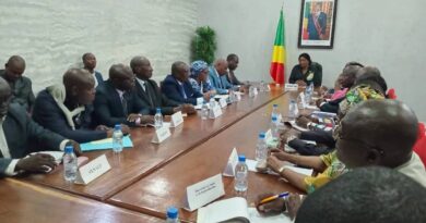 Les négociations entre le gouvernement et le collège intersyndical de l’Université Marien N’Gouabi ont repris le 5 janvier 2026, après la grève déclenchée depuis le 17 novembre dernier, par les enseignants qui réclament leurs cinq mois d’arriérés.