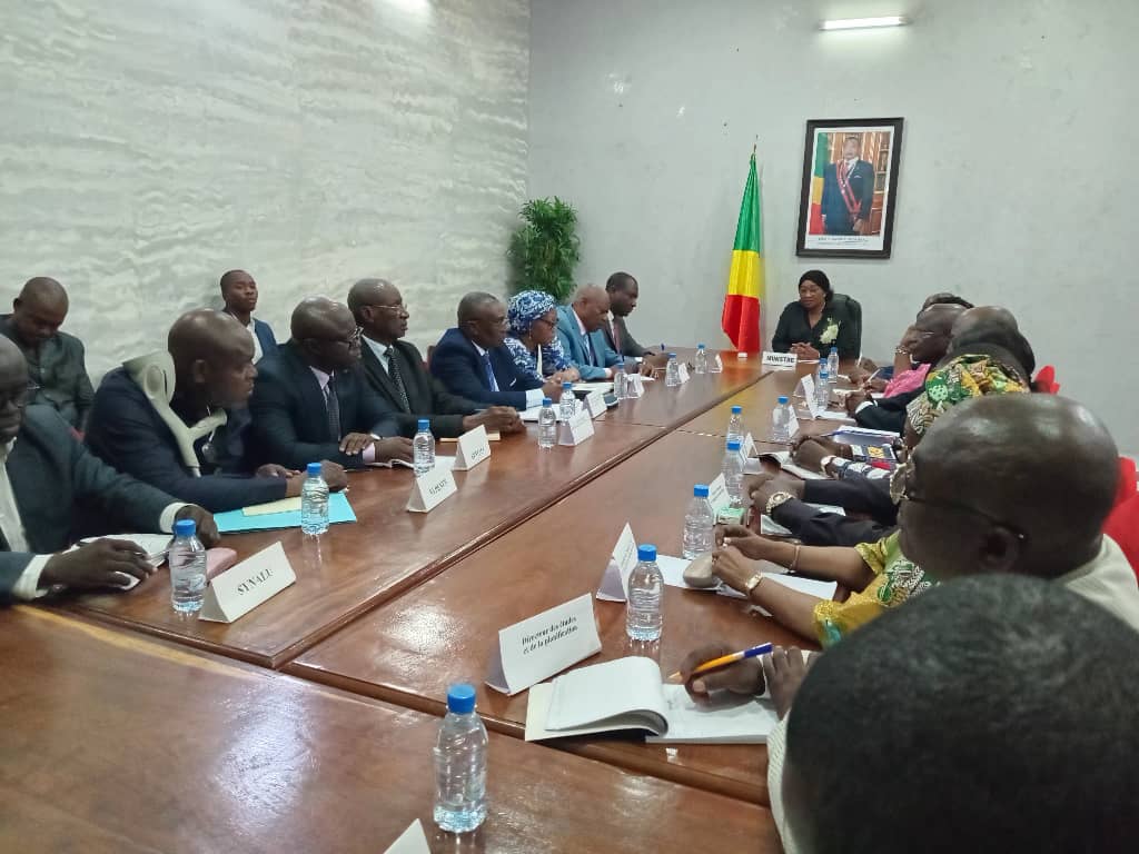 Les négociations entre le gouvernement et le collège intersyndical de l’Université Marien N’Gouabi ont repris le 5 janvier 2026, après la grève déclenchée depuis le 17 novembre dernier, par les enseignants qui réclament leurs cinq mois d’arriérés.