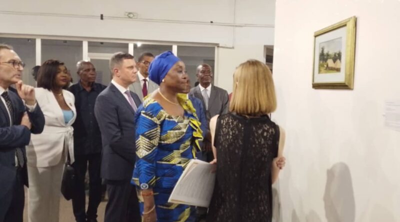 Elles révèlent la riche productive et diversifiée tant dans les styles en allant du réalisme au fantastique que dans les thématiques abordées, afin d'inviter le public à redécouvrir la facette méconnue de l'École de peinture de Poto-poto.