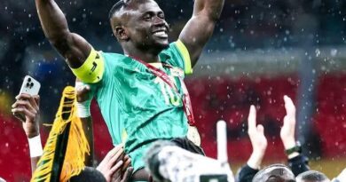 À l’issue de la finale disputée au stade Prince Moulay Abdellah, remportée face au Maroc (1-0 après prolongations), Sadio Mané a également annoncé qu’il venait de disputer sa dernière Coupe d’Afrique des nations, mettant fin à son aventure continentale avec la sélection sénégalaise. Une annonce faite dans un contexte de succès, alors que le Sénégal confirme sa place au sommet du football africain.