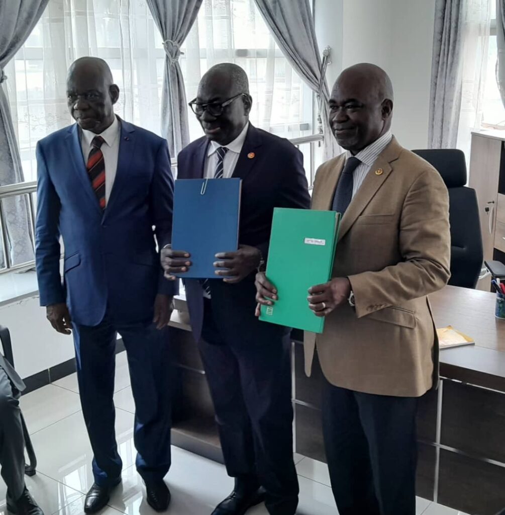 Par ces visages, figurent Théophile Adoua, nouveau secrétaire permanent, chargé de la formation et de la documentation au service de la sécurité et défense et Benoît Bakary Alangamoye, comme secrétaire permanent, chargé de l’administration et des archives dudit parti.