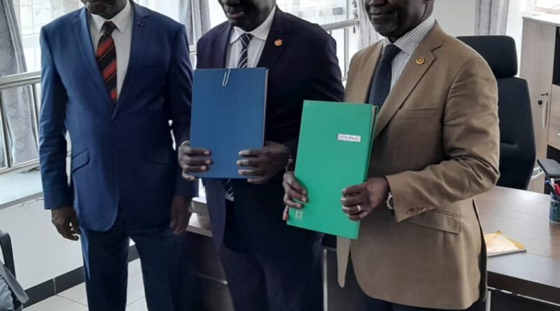 Par ces visages, figurent Théophile Adoua, nouveau secrétaire permanent, chargé de la formation et de la documentation au service de la sécurité et défense et Benoît Bakary Alangamoye, comme secrétaire permanent, chargé de l’administration et des archives dudit parti.