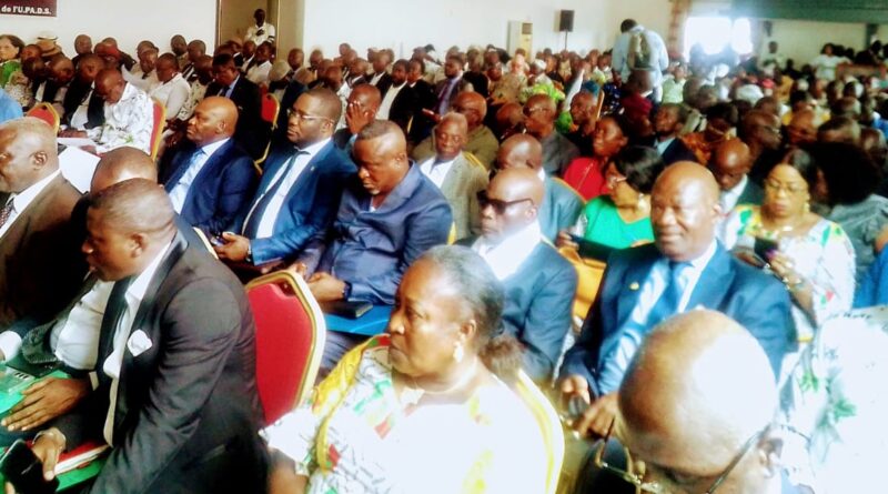 Ouvrant les travaux de la session inaugurale du Conseil national de l'Upads, Mabiala a exhorté les militants à sortir de la dépendance financière de l'État, en sortant dans l'incapacité de s'auto-financer pour maximiser les résultats et à éviter d'hypothéquer l'avenir du parti.