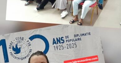 En partenariat avec les ministères de l’enseignement, un programme qui vise à former sur place des enseignants en langue russe. « Des professeurs russes interviennent chaque année, contribuant à l’essor de l’enseignement et des activités culturelles. En culture cependant, des artistes congolais formés en Russie se font distinguer dans plusieurs domaines notamment dans le cinéma, le théâtre et la musique. Il en est de même pour les sportifs congolais formés dans le cadre du partenariat. « La Russie est un pays multiculturel, où chaque peuple conserve le droit d’apprendre et de transmettre sa langue et sa culture », a-t-elle rappelé.