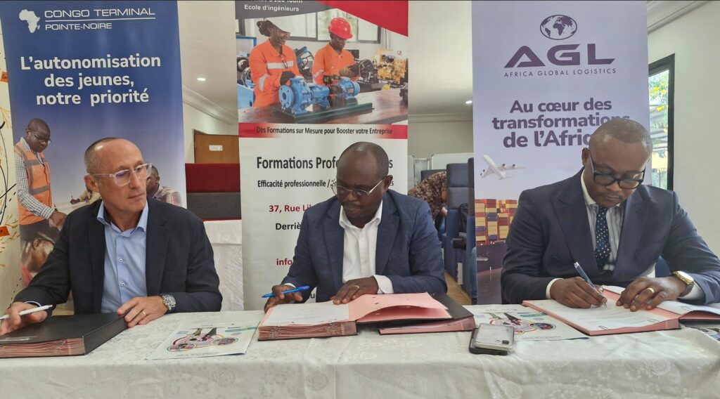 AGL s’investit dans l’amélioration des compétences de ses collaborateurs et participe activement au développement socio-économique du pays au moyen d’actions de responsabilité sociétale dans les secteurs de l’éducation, la réinsertion sociale, la préservation de l’environnement et l’accompagnement humanitaire.