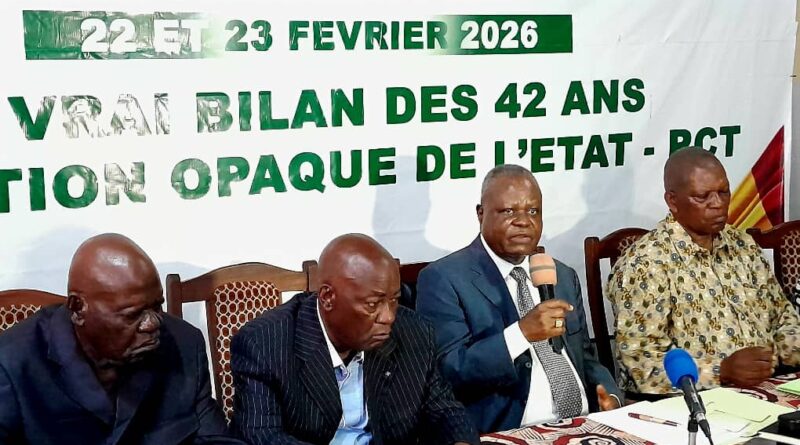 Parmi lesquelles, la tenue, dans un bref délai, d’un véritable dialogue politique inclusif rassemblant toutes les forces politiques et sociale du pays ; la mise en place d’une commission électorale véritablement indépendante composée de la mouvance présidentielle, de l’opposition et de la société civile, chargée d’organiser les élections présidentielles, législatives et locales, la création d’un Conseil national de transition de 133 membres, à raison d’un représentant par district et arrondissement ; la formation d’un gouvernement de transition limité à 27 membres ; la suspension des conseils départementaux et communaux pendant la période de transition ; la libération sans condition des prisonniers politiques.