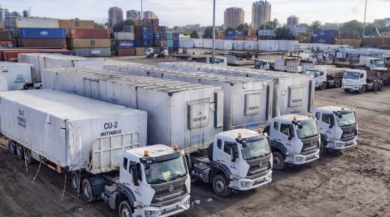 Le 9 mars 2026, Africa Global Logistics (AGL) Congo a réussi le transport par route Pointe-Noire/Brazzaville de 19 modules hors gabarit. Ces modules structurels préfabriqués sont destinés à la construction d’une infrastructure d’envergure régionale à Brazzaville. Ils mesurent entre 9 et 17 mètres de long, 3 à 4,20 mètres de haut et 3,50 à 4,50 mètres de large.