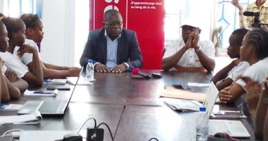 S’exprimant lors de la clôture d’une formation en codage graphique et en intelligence artificielle au profit de 25 élèves du lycée technique du 1er Mai et du lycée d’Excellence de la Révolution, il a indiqué que son institution, en collaboration avec le gouvernement congolais, entend étendre cette initiative à dix établissements pilotes sélectionnés, afin de permettre à un plus grand nombre d’élèves de bénéficier de cette expertise.