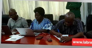 Des acteurs engagés dans la défense des droits humains et de l’environnement ont pris part à un atelier destiné à renforcer la gouvernance forestière et climatique en République du Congo. Initiée par Christian Mounzeo, président de la rencontre pour la paix et les droits de l’homme (Rpdh), en collaboration avec l’Observatoire congolais des Droits de l’Homme, cette démarche ambitionne de mener une analyse approfondie et sans concession sur l’état d’avancement des réformes dans le secteur forestier.